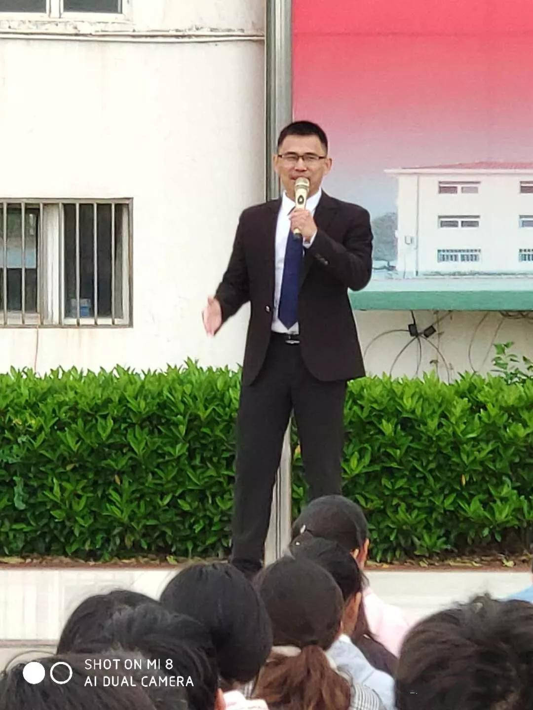 演讲稿演讲稿高中5分钟演讲稿向着理想奋飞 向着高考冲刺—凌宇老师江苏省淮安市车桥