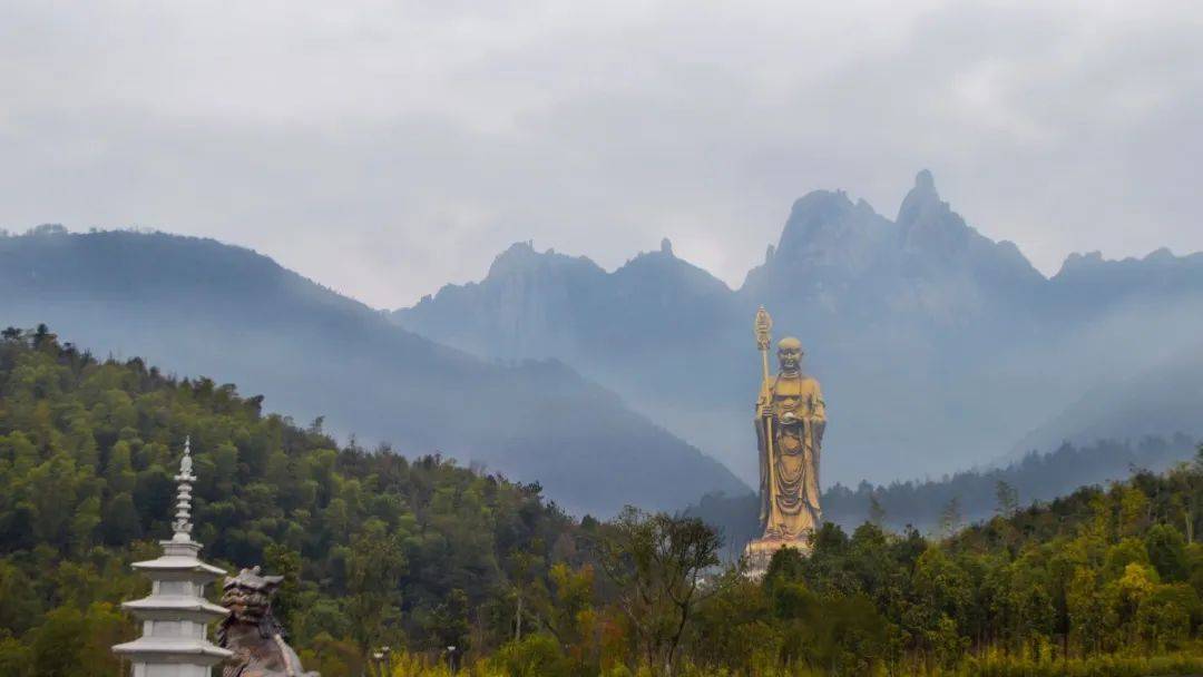 Z6尊龙，带上去旅行！假期全国景区凭证优惠大汇总（转给教师）